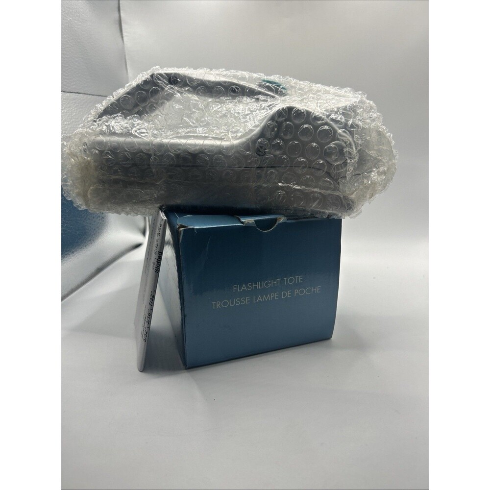 Avon Flashlight Tote 26-Pc Tool Kit Pivoting Flashing Emergency Light 2006 NOS